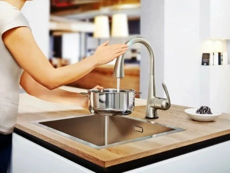 Смеситель Zedra Touch от GROHE - управляйте водой одним касанием