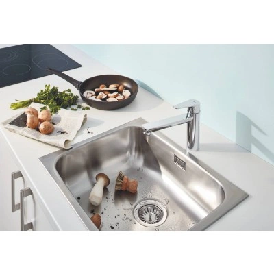 Смеситель для кухонной мойки GROHE Start Edge, средний излив, хром (31697000) Смеситель для кухонной мойки GROHE Start Edge, средний излив, хром (31697000)