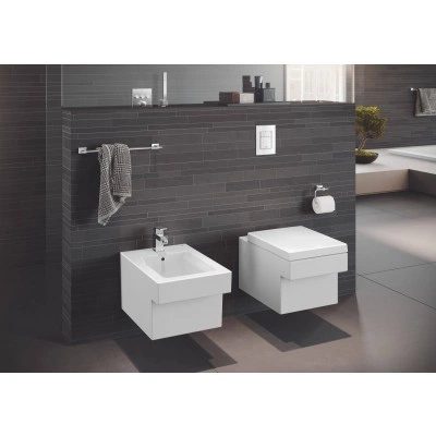 Унитаз подвесной безободковый GROHE Cube Ceramic с сиденьем с микролифтом (NW0038) Унитаз подвесной безободковый GROHE Cube Ceramic с сиденьем с микролифтом (NW0038)