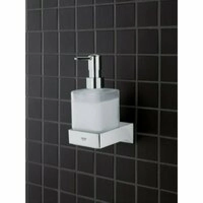 Дозатор жидкого мыла GROHE Selection Cube, хром (40805000) Дозатор жидкого мыла GROHE Selection Cube, хром (40805000)