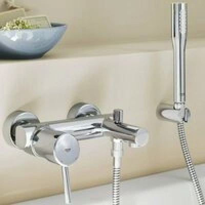 Смеситель для ванны GROHE Concetto с душевым гарнитуром, хром (32212001) Смеситель для ванны GROHE Concetto с душевым гарнитуром, хром (32212001)