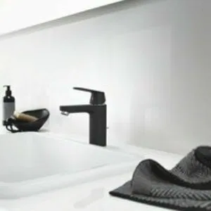 Смеситель для раковины GROHE Eurosmart Cosmopolitan, M-size, черный (23327KW0) Смеситель для раковины GROHE Eurosmart Cosmopolitan, M-size, черный (23327KW0)