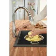 Смеситель для кухни GROHE Zedra Touch сенсорный с вытяжным душем 3jet, хром (30219002)