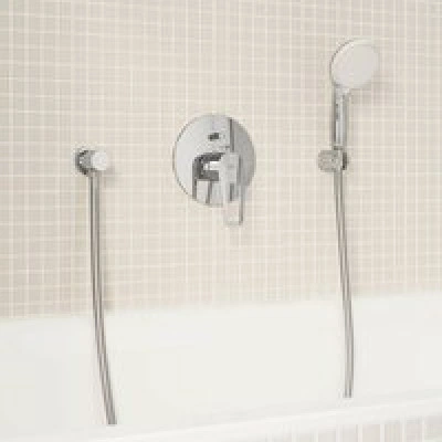 Смеситель для ванны GROHE BauLoop в комплекте с монтажной частью, хром (29081001) Смеситель для ванны GROHE BauLoop в комплекте с монтажной частью, хром (29081001)