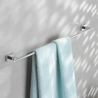 Набор аксессуаров GROHE Essentials Cube (3 предмета), хром (40777001) Набор аксессуаров GROHE Essentials Cube (3 предмета), хром (40777001)