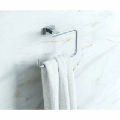 Набор аксессуаров GROHE Essentials Cube (4 предмета), хром (40778001) Набор аксессуаров GROHE Essentials Cube (4 предмета), хром (40778001)