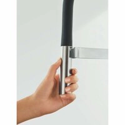 Смеситель для кухни GROHE Essence c профессиональным изливом, суперсталь (30503DC0) Смеситель для кухни GROHE Essence c профессиональным изливом, суперсталь (30503DC0)