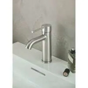 Смеситель для раковины GROHE Essence с донным клапаном, S-size, суперсталь (24171DC1) Смеситель для раковины GROHE Essence с донным клапаном, S-size, суперсталь (24171DC1)