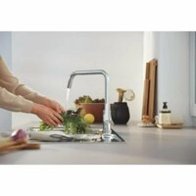 Смеситель для кухни GROHE Eurosmart для монтажа перед окном, хром (30618000) Смеситель для кухни GROHE Eurosmart для монтажа перед окном, хром (30618000)