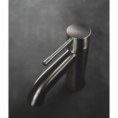 Смеситель для раковины GROHE Essence с донным клапаном, темный графит матовый (23589AL1) Смеситель для раковины GROHE Essence с донным клапаном, темный графит матовый (23589AL1)