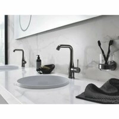 Смеситель для раковины GROHE Essence с донным клапаном, L-Size, темный графит глянец (32628A01) Смеситель для раковины GROHE Essence с донным клапаном, L-Size, темный графит глянец (32628A01)